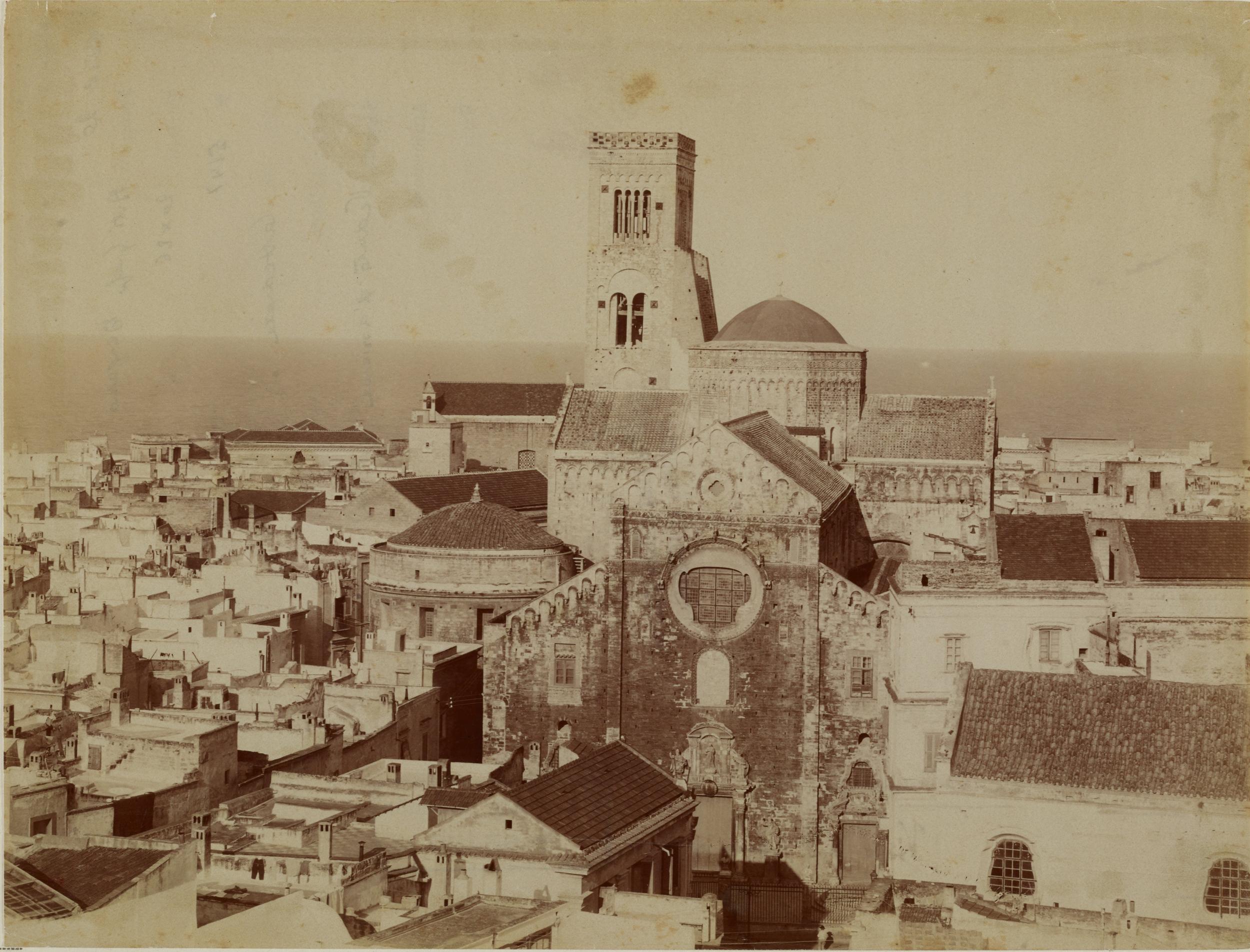Fotografo non identificato, Bari - Cattedrale di S. Sabino, veduta d'insieme della cattedrale,1931 ante, albumina/carta, MPI136588