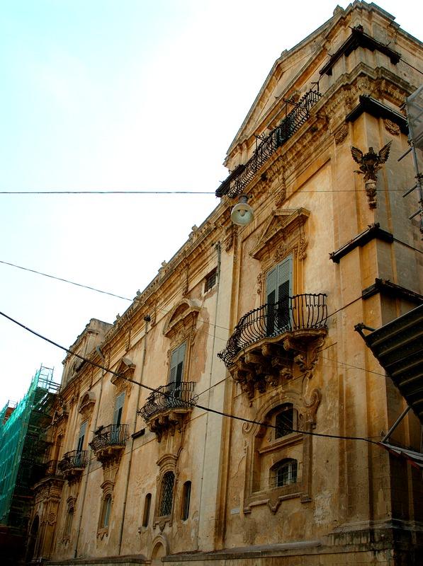 Gabinetto Fotografico Nazionale, Buratta, Fabrizio - Stocchi, Albino, Noto - Palazzo Trigona di Cannicarao, facciata, 2005, fotografia digitale, DGT003434