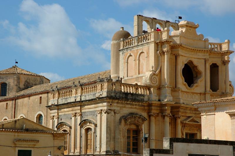 Gabinetto Fotografico Nazionale, Buratta, Fabrizio - Stocchi, Albino, Noto - Chiesa di S. Carlo al Corso, facciata, particolare, 2005, fotografia digitale, DGT003407