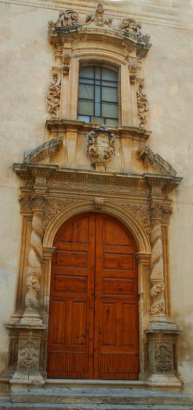 Gabinetto Fotografico Nazionale, Buratta, Fabrizio - Stocchi, Albino, Noto - Chiesa di S. Maria dell'Arco, facciata, particolare, 2005, fotografia digitale, DGT003448
