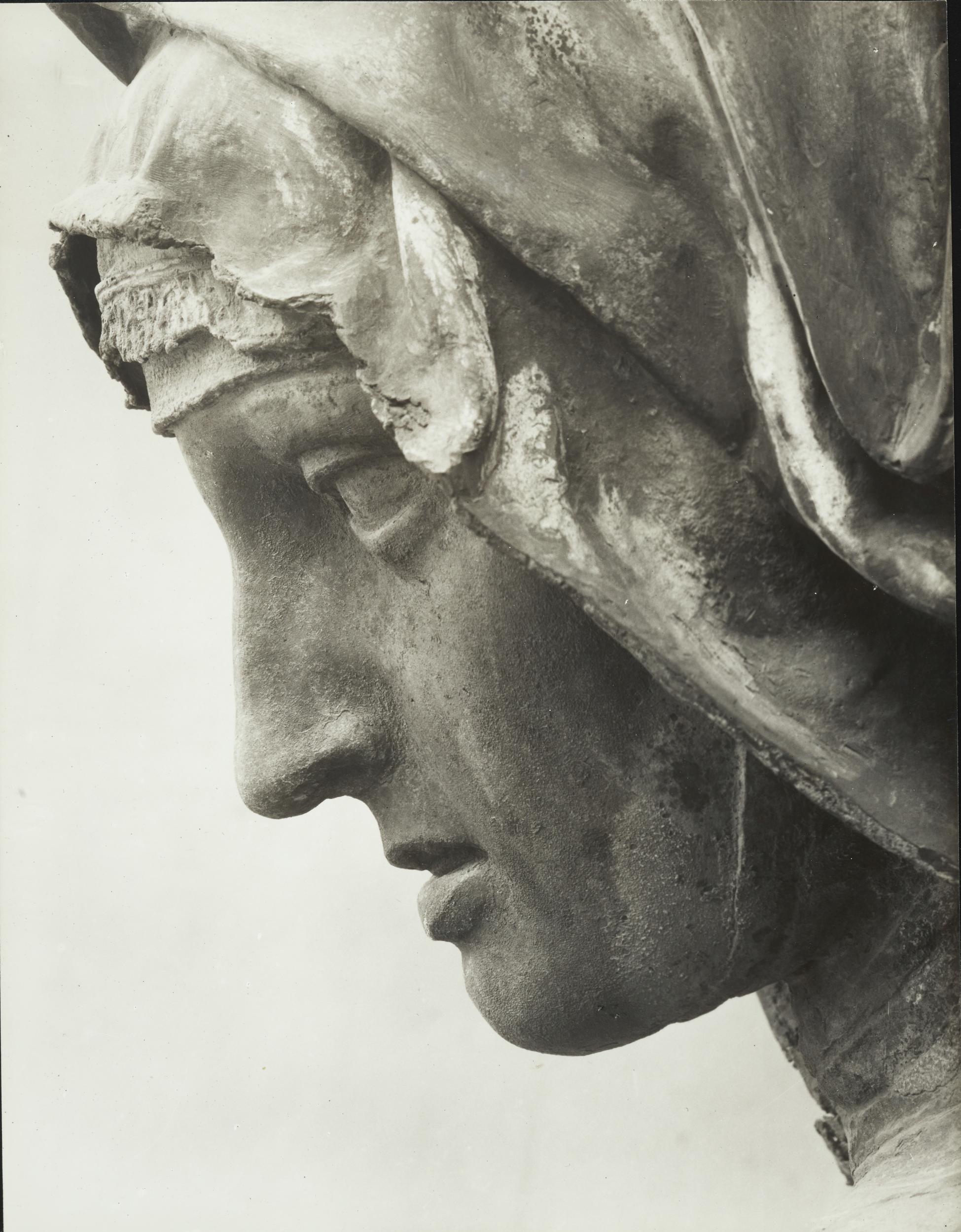 Gino Malenotti, Firenze - Piazza della Signoria oggi a Palazzo Vecchio, La Giuditta, il volto, 1931- 1938, gelatina ai sali d'argento, MPI6022139