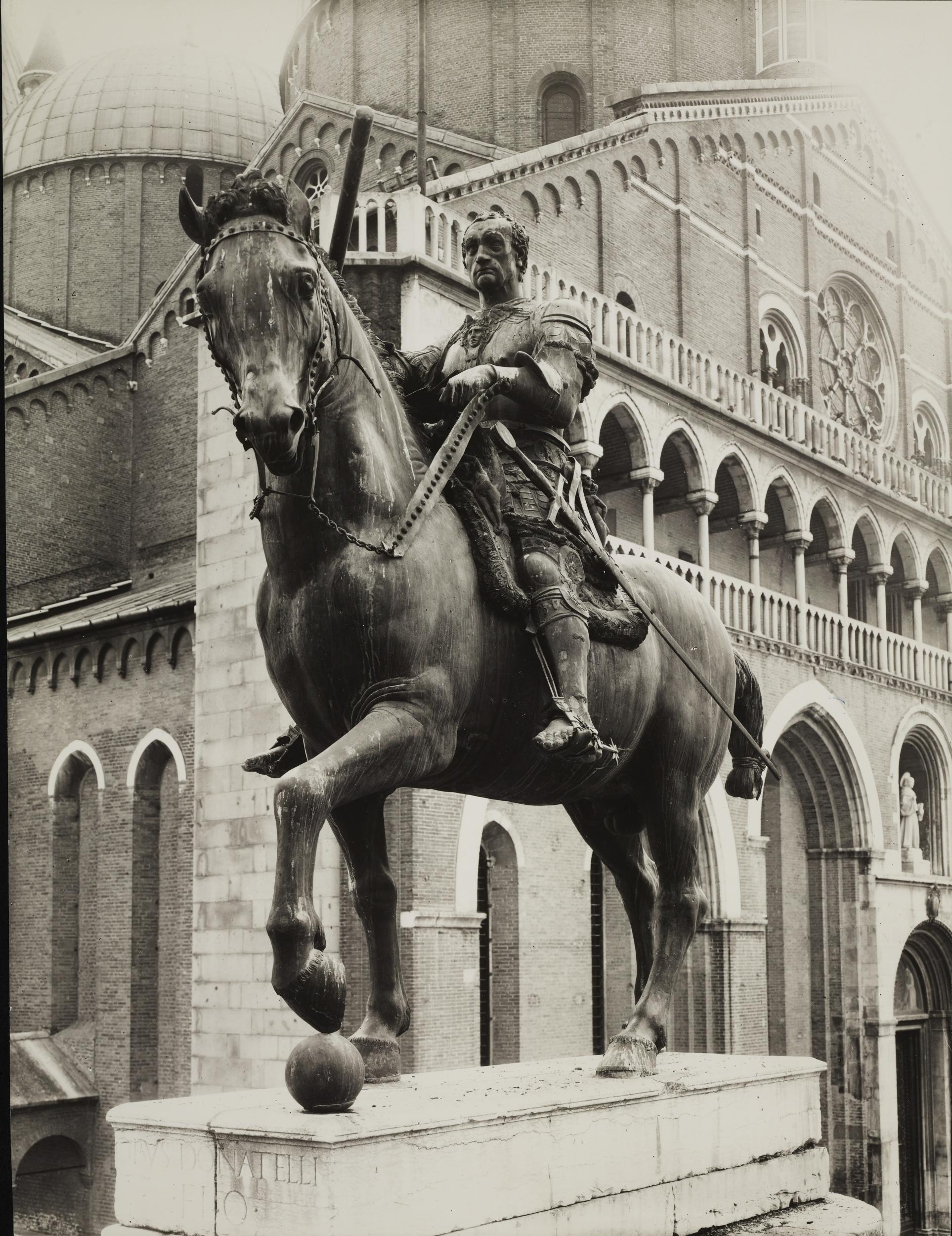 Gino Malenotti, Padova - Monumento equestre al Gattamelata, tre quarti, gelatina ai sali d'argento, MPI6073256