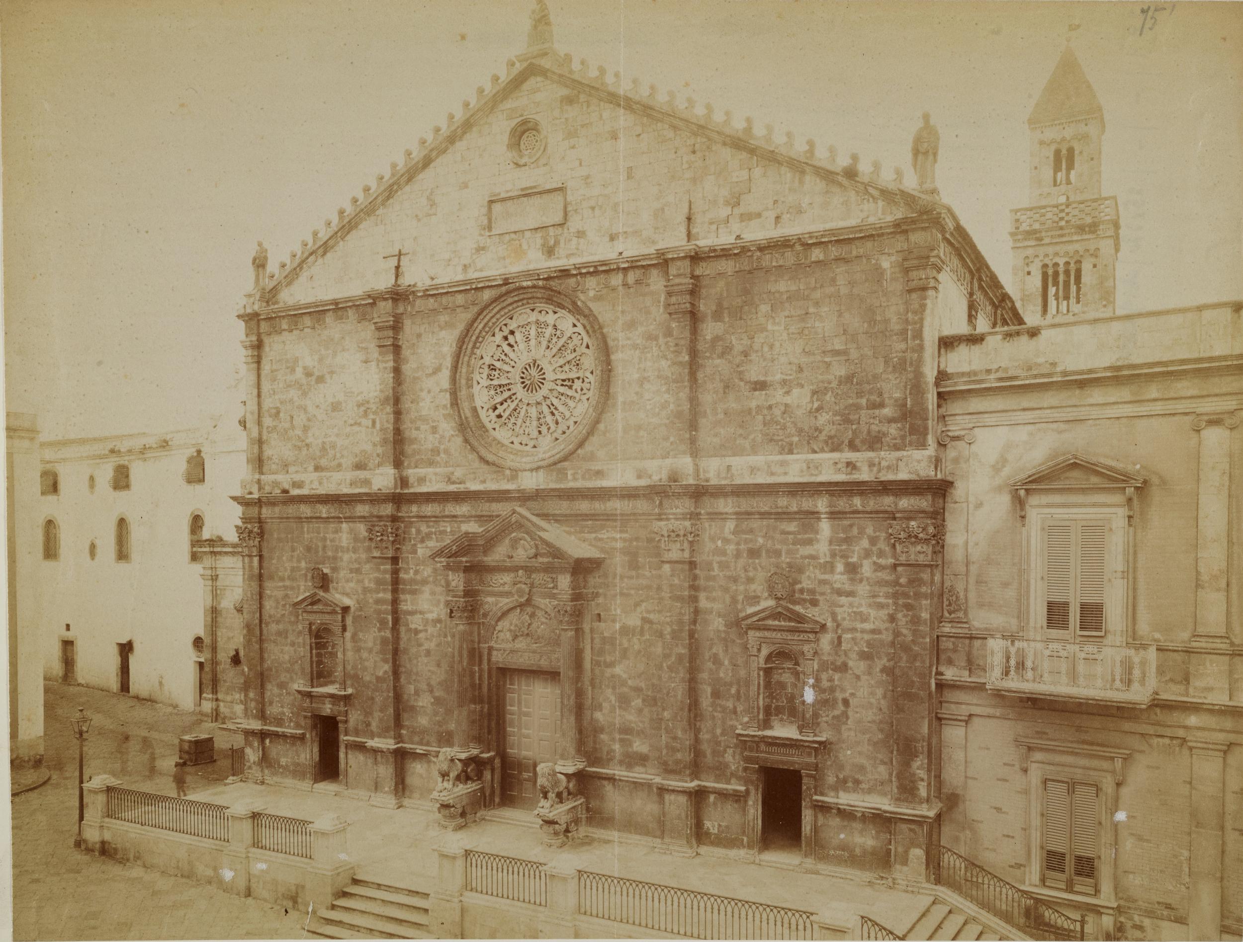 Fotografo non identificato, Acquaviva delle Fonti - Cattedrale, facciata, 1876-1900, albumina/carta, MPI130126