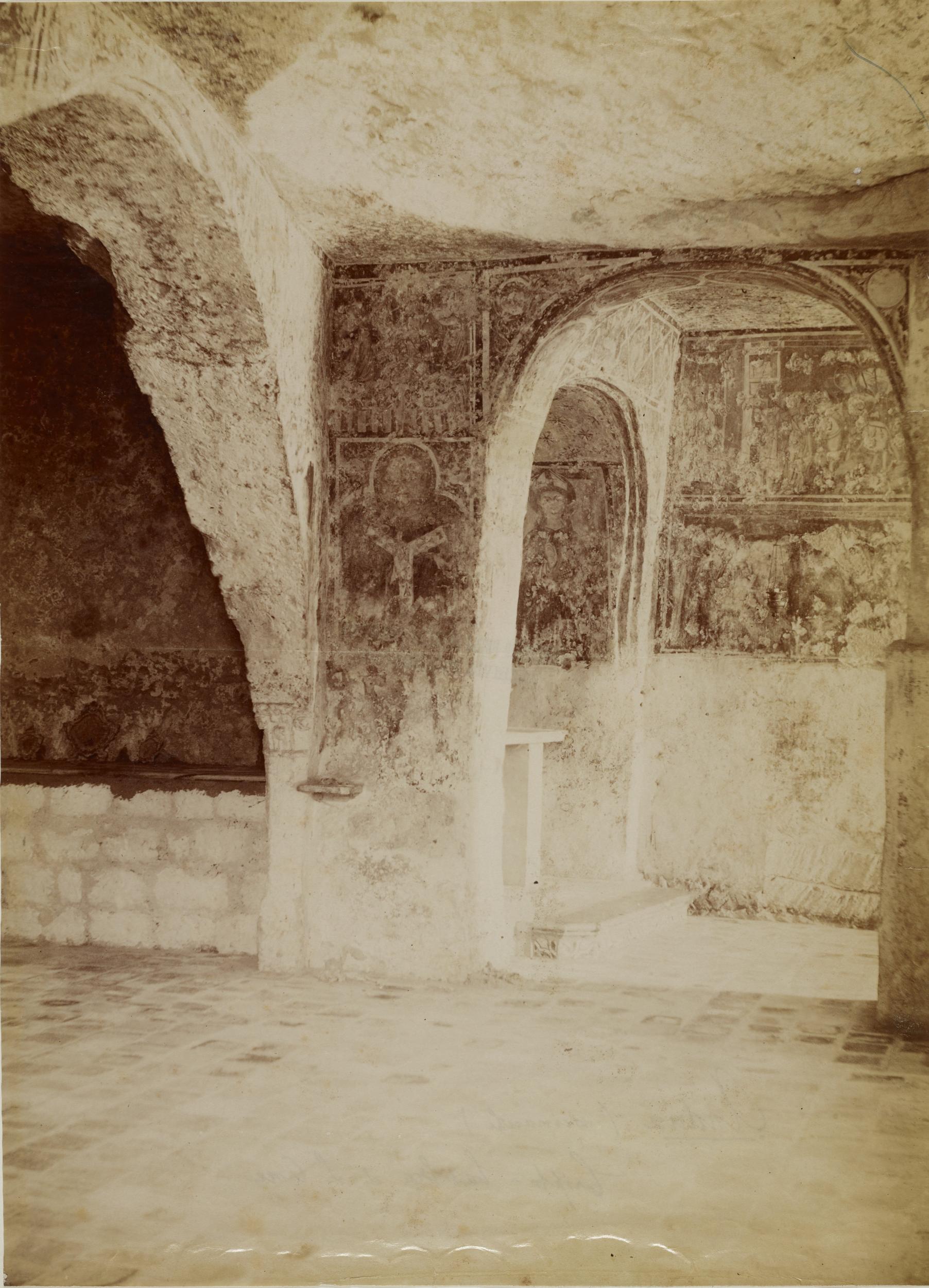 Fotografo non identificato, Andria - Chiesa di S. Croce, cripta, 1876-1900, albumina/carta, MPI131855
