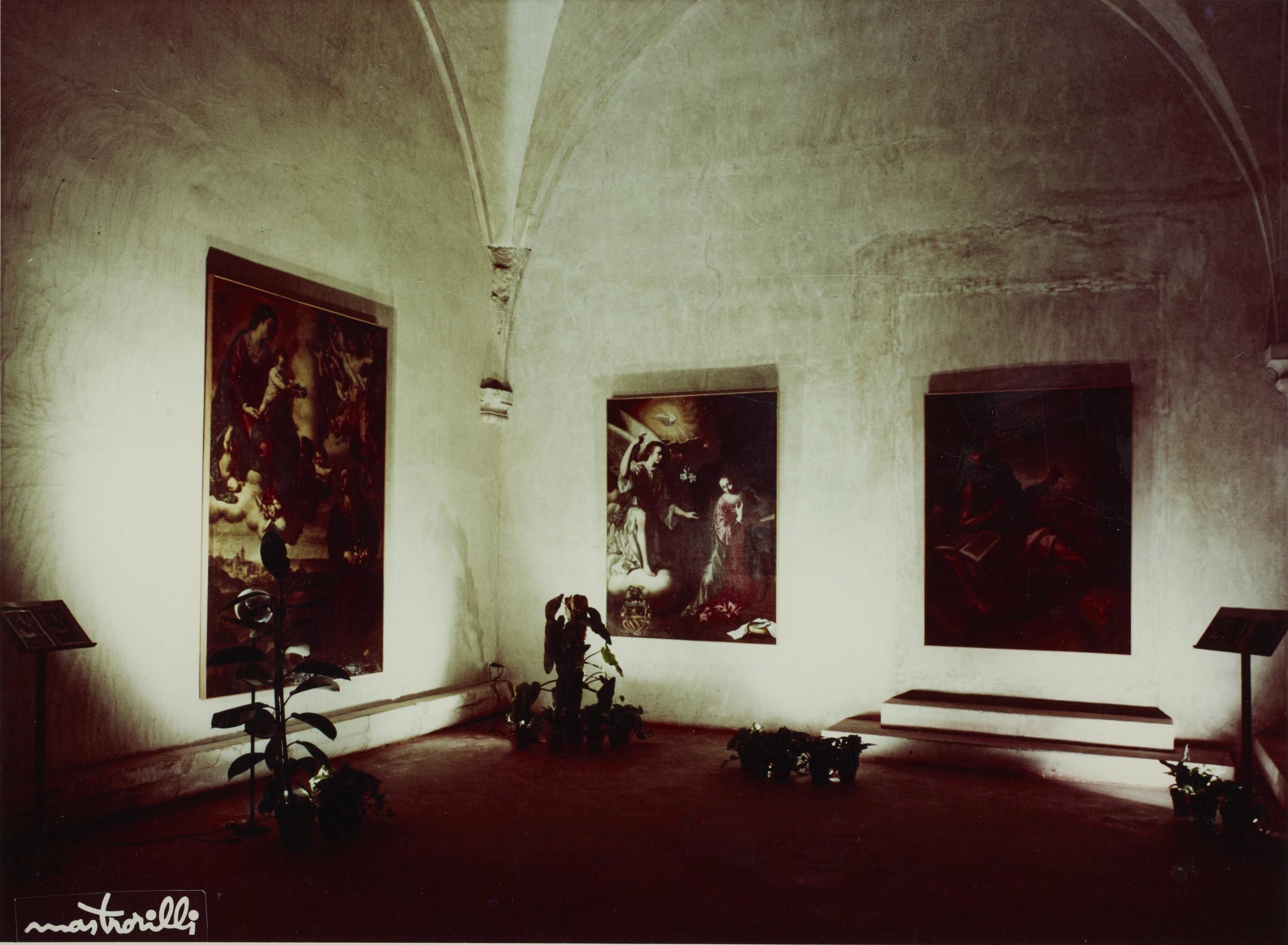 Mastorilli, Bari - Castello Svevo, allestimento della mostra per la XI settimana dei musei, 1968, gelatina ai sali d'argento/carta, MPI136580