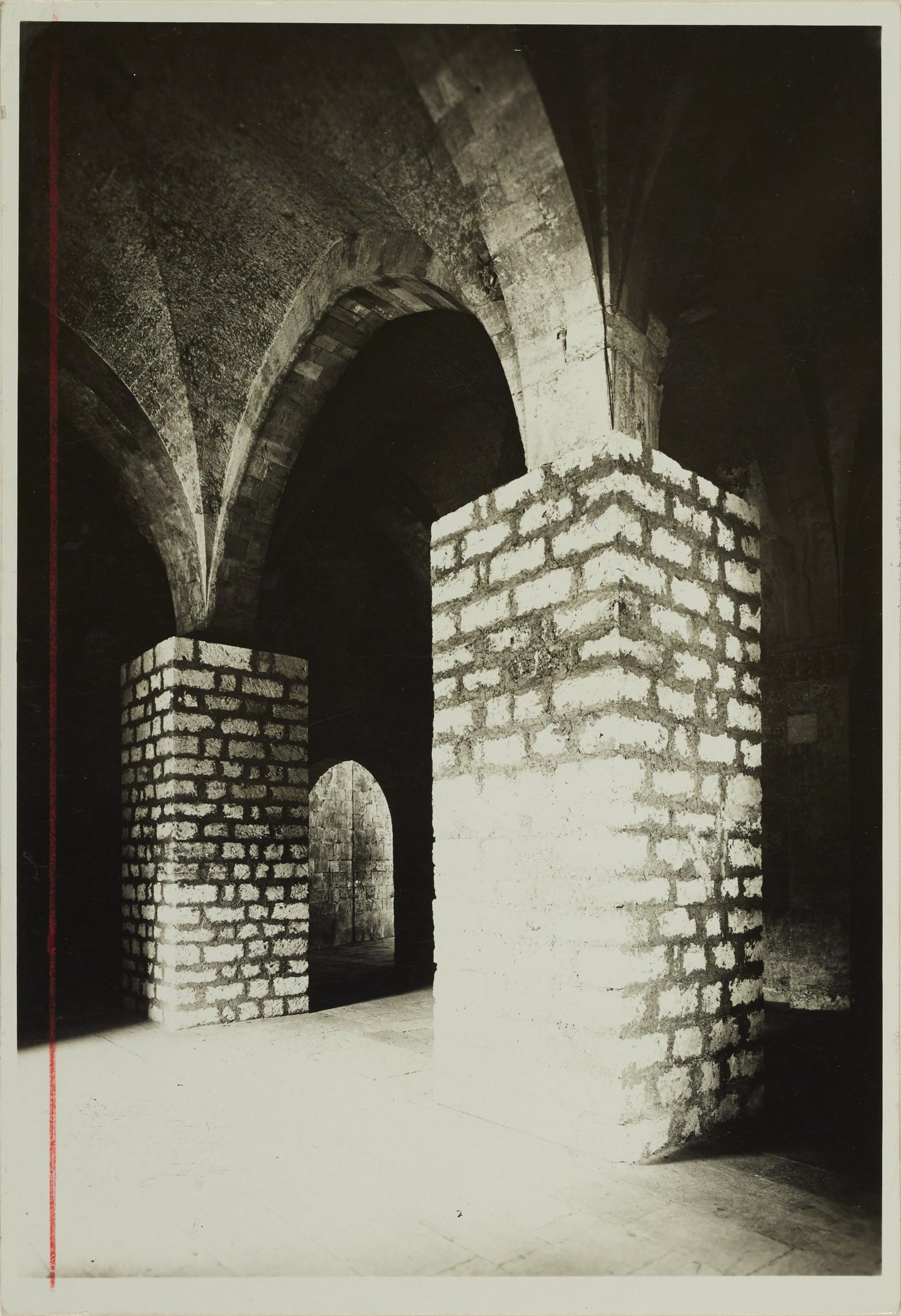 Fotografo non identificato, Bari - Castello, 1968, gelatina ai sali d'argento/carta, MPI6023074