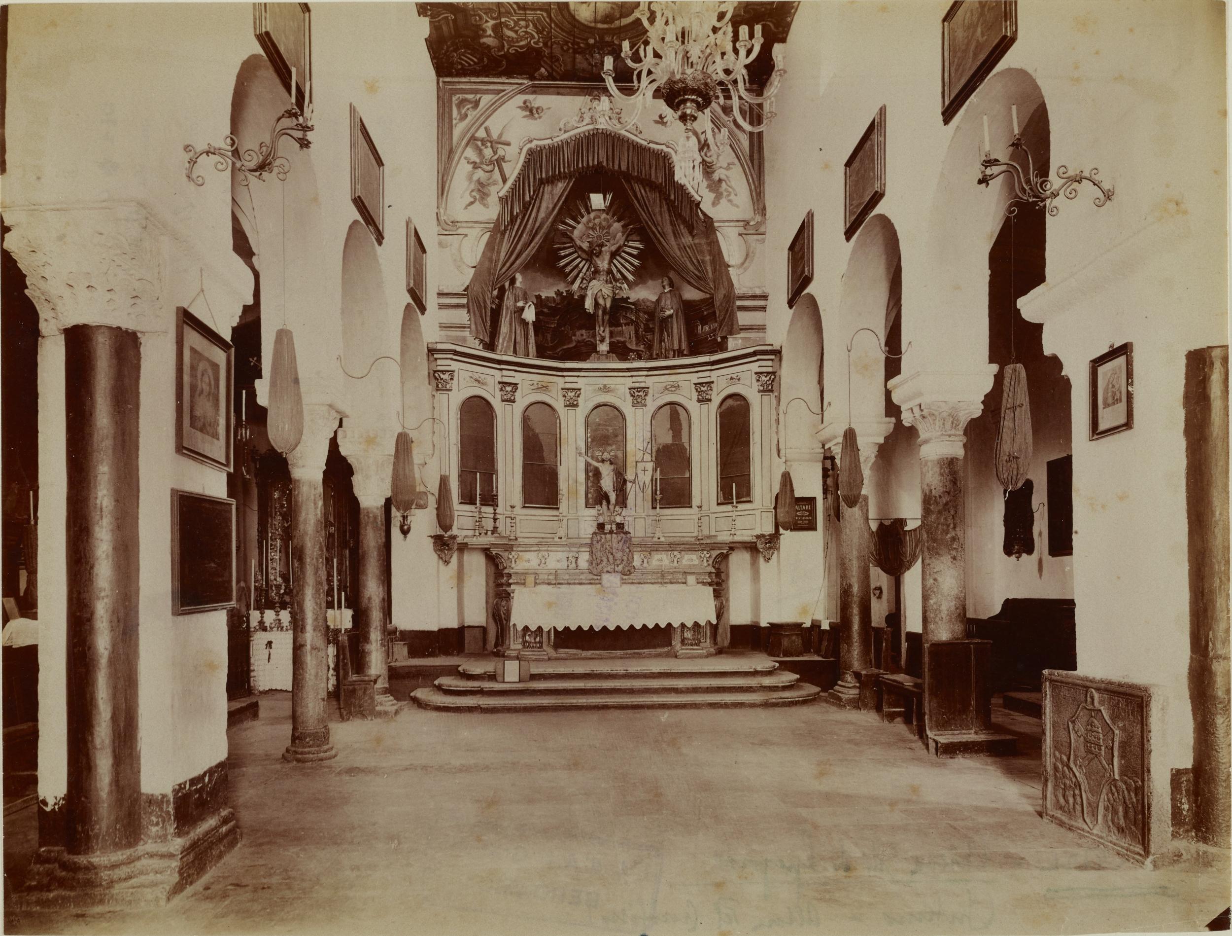 Fotografo non identificato, Bari - Chiesa di S. Gregorio, navata centrale, veduta generale prima dei restauri, 1901-1910, albumina/carta, MPI136717
