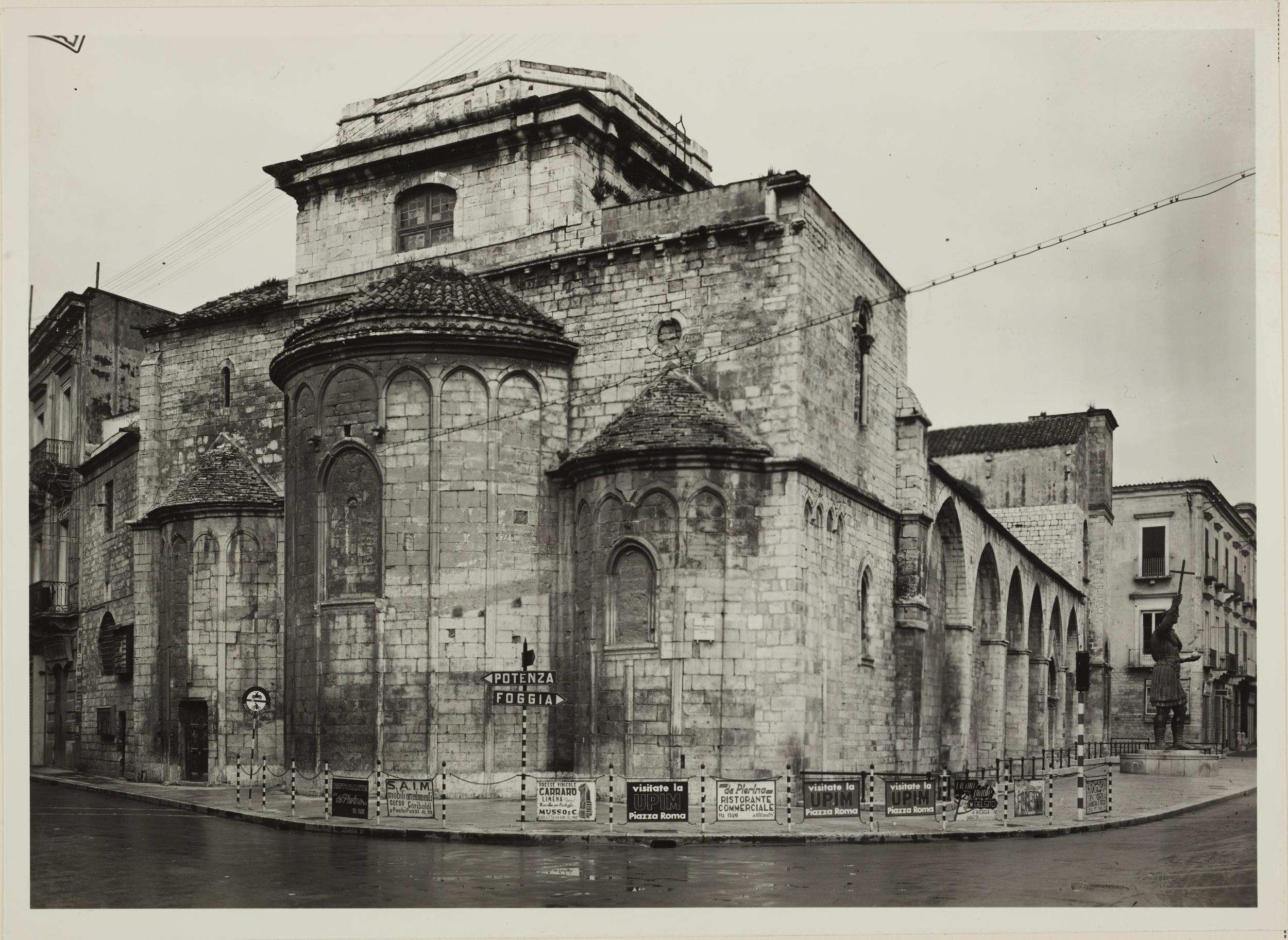 Fotografo non identificato, Barletta - Chiesa SS. Sepolcro, abside, 1956–1957, gelatina ai sali d'argento/carta, MPI6023029