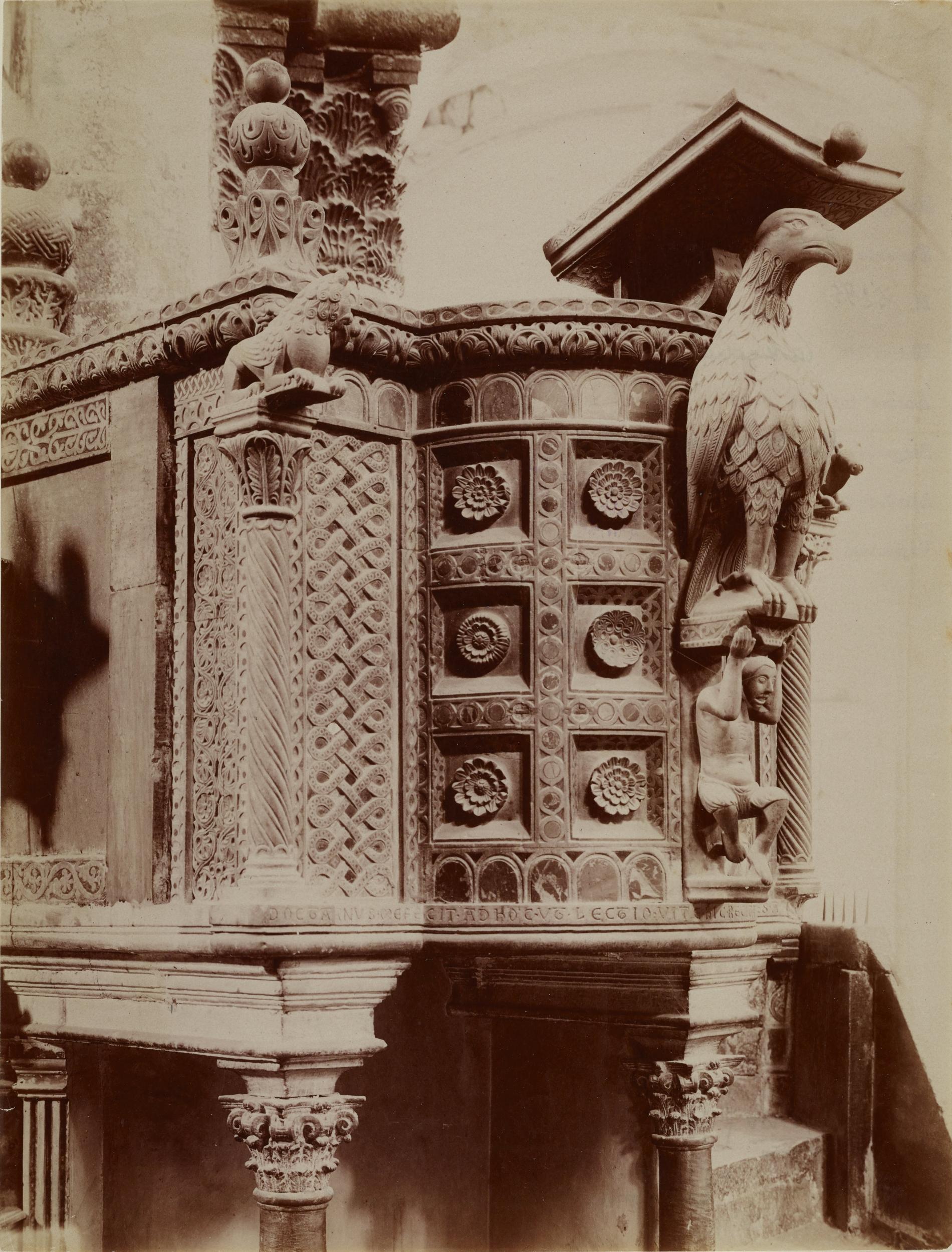 Fotografo non identificato, Bitonto - Cattedrale di S. Valentino, ambone - prospetto, 1876-1900, albumina/carta, MPI137869