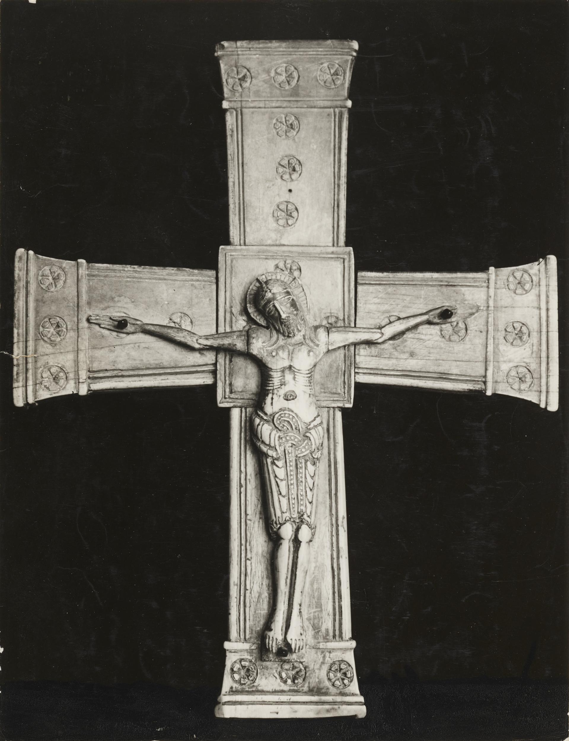 Fotografo non identificato, Canosa di Puglia - Chiesa di S. Sabino, crocifisso, 1926-1950, gelatina ai sali d'argento/carta, MPI143585