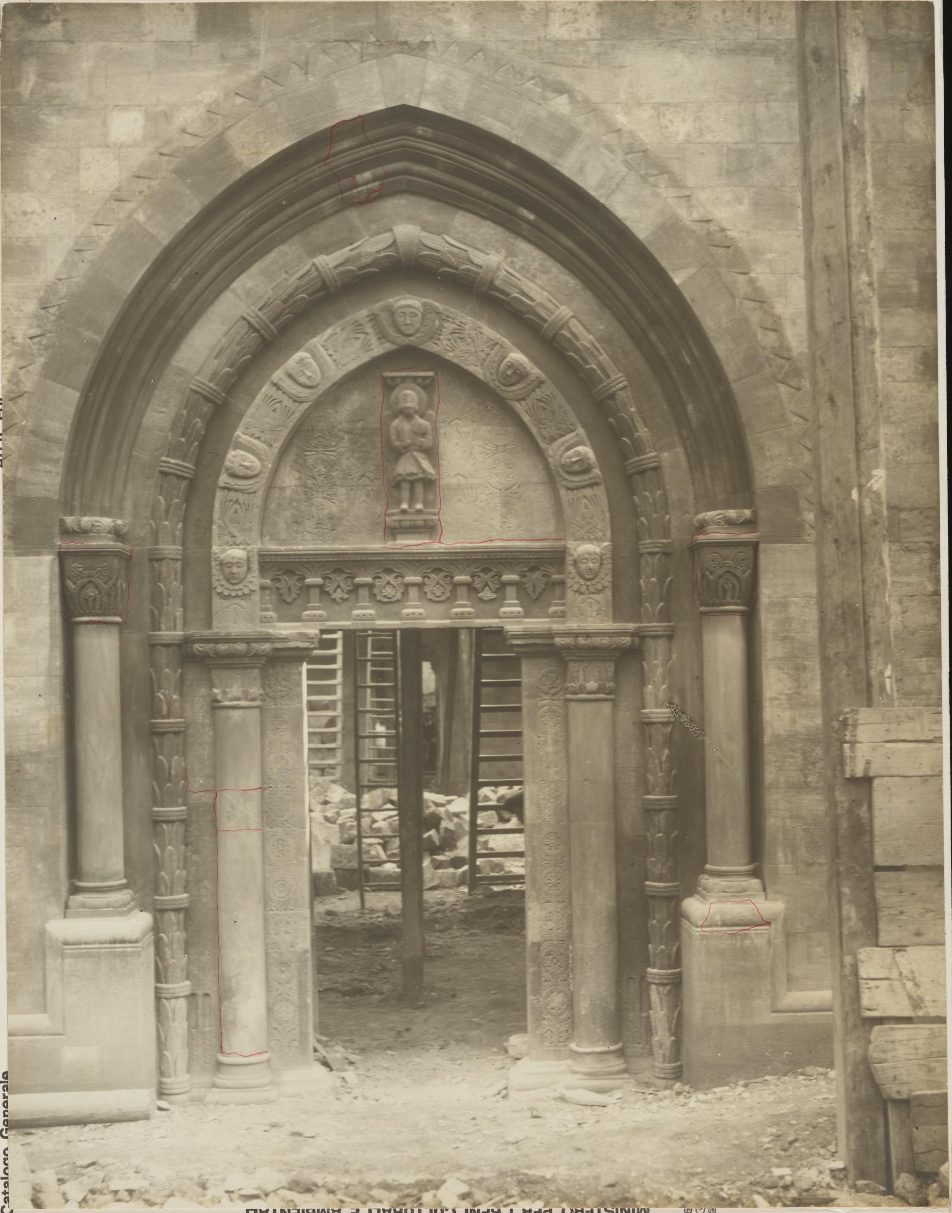 Fotografo non identificato, Conversano - Cattedrale, portale laterale, 1901-1925, gelatina ai sali d'argento/carta, MPI155329