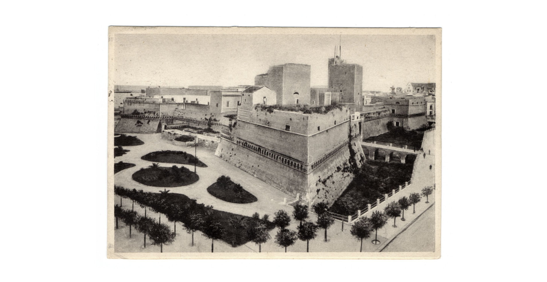 Fotografo non identificato, Bari - Castello monumentale, 1939, FFC037135