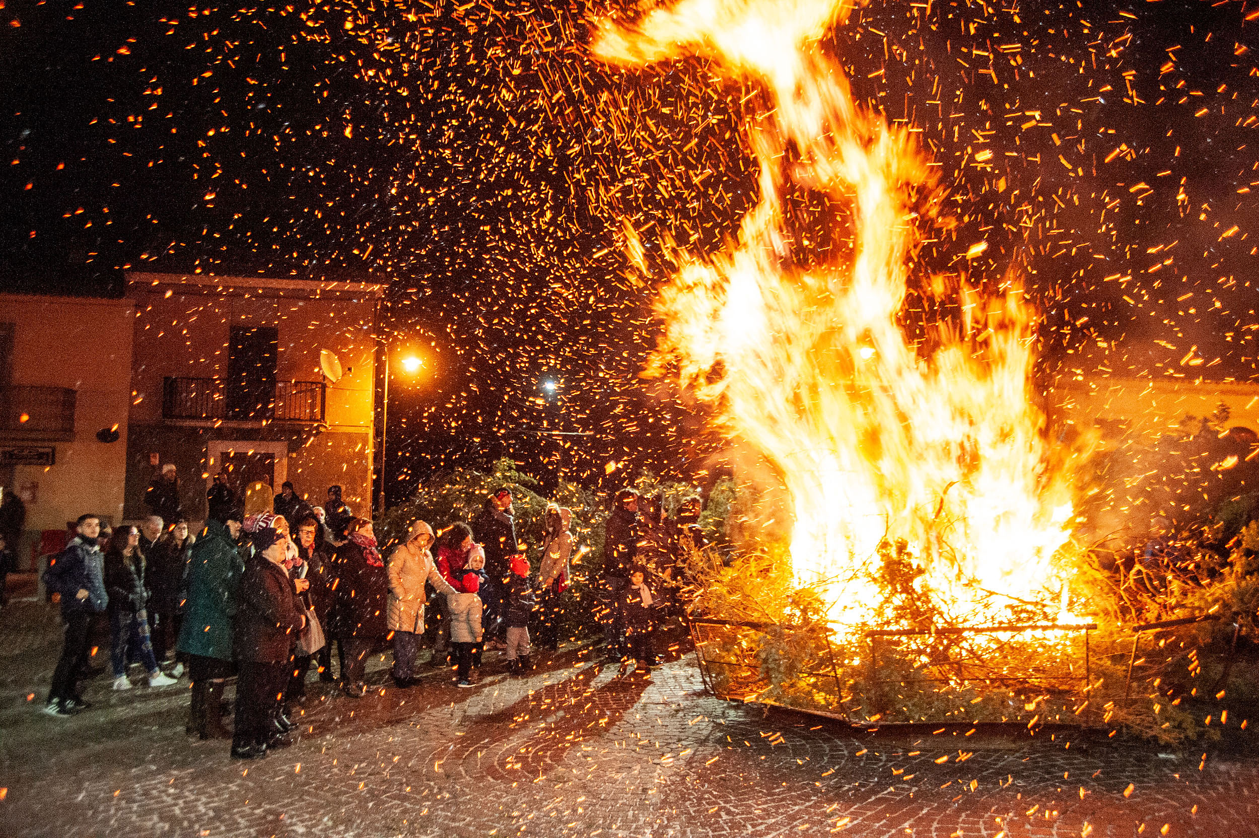Roberto Monasterio, Il favore in piazza Ara dei Santi, 2018, fotografia digitale