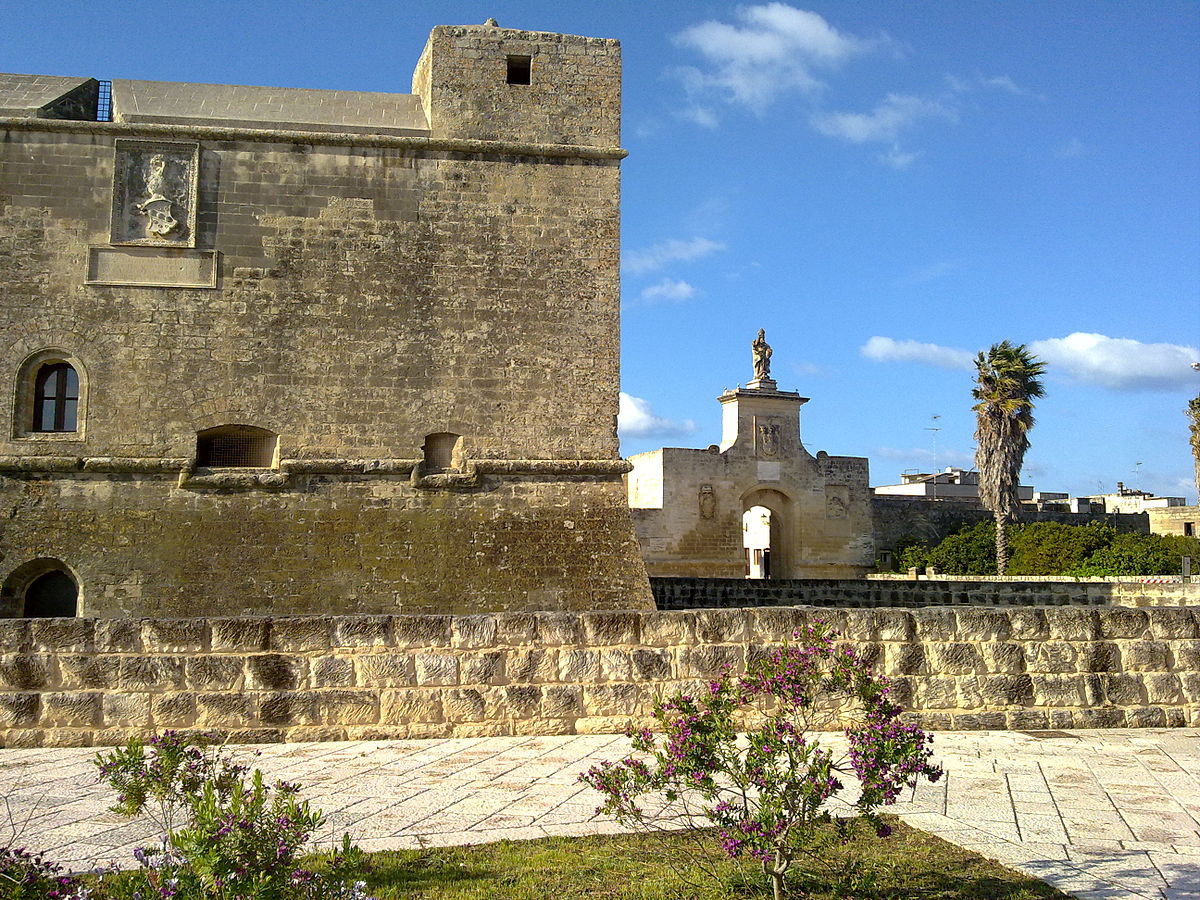 Lupiae, Acaya veduta del Castello e della porta, Lecce, 1 ottobre 2012