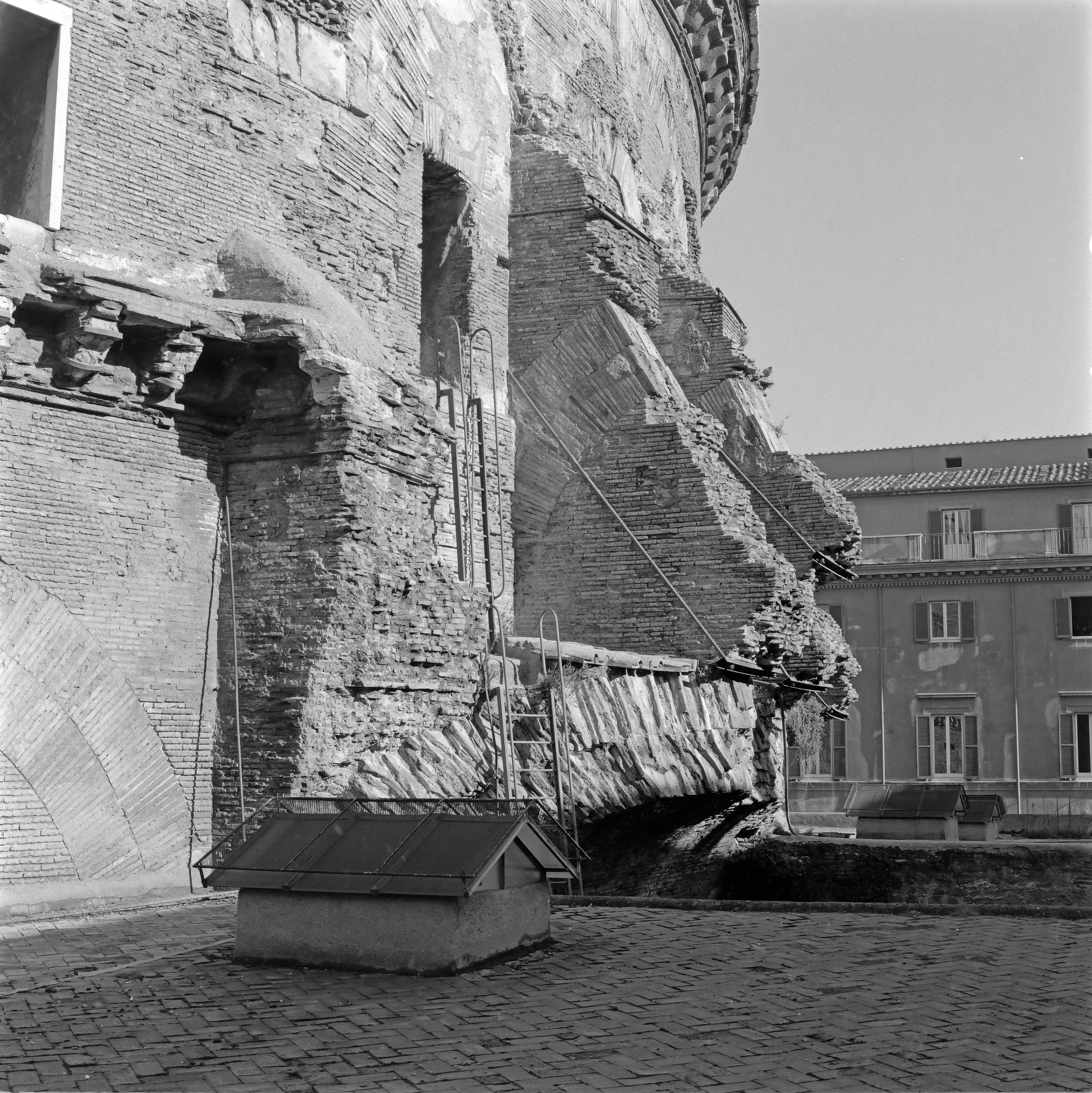 Fotografo non identificato, Pantheon; Pantheon (Chiesa di S. Maria ad Martyres), 1951-2000, gelatina ai sali d'argento, 6x6 cm, N078708