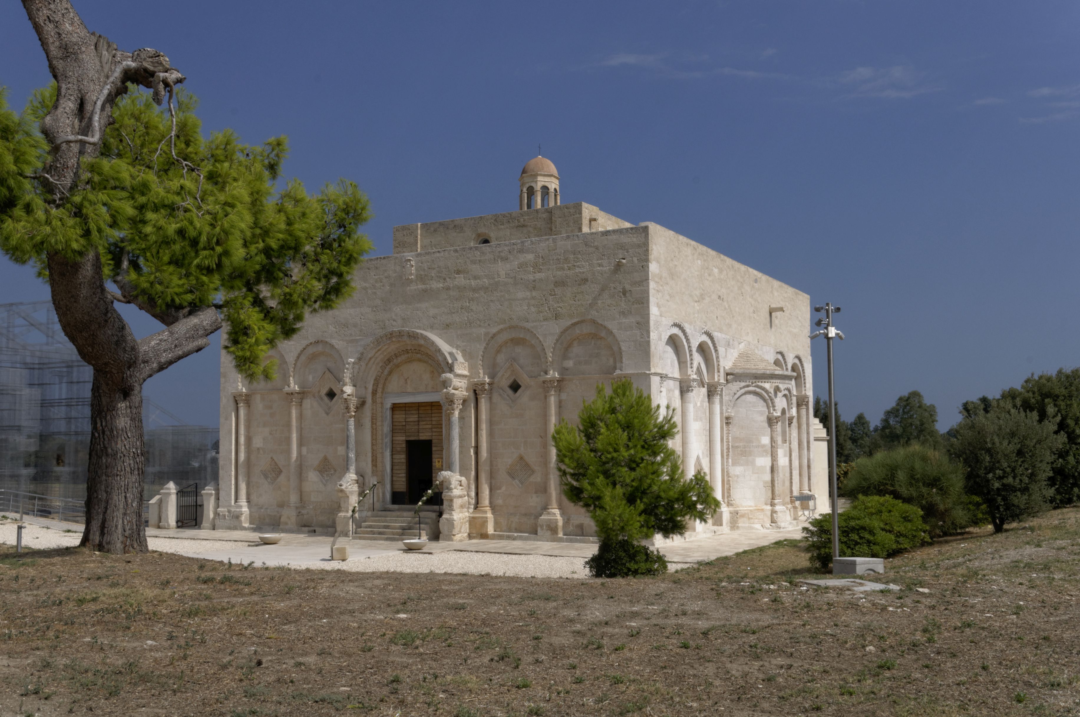 Ra Boe / Wikipedia, Manfredonia Santa Maria Maggiore (Siponto), 2017, fotografia digitale