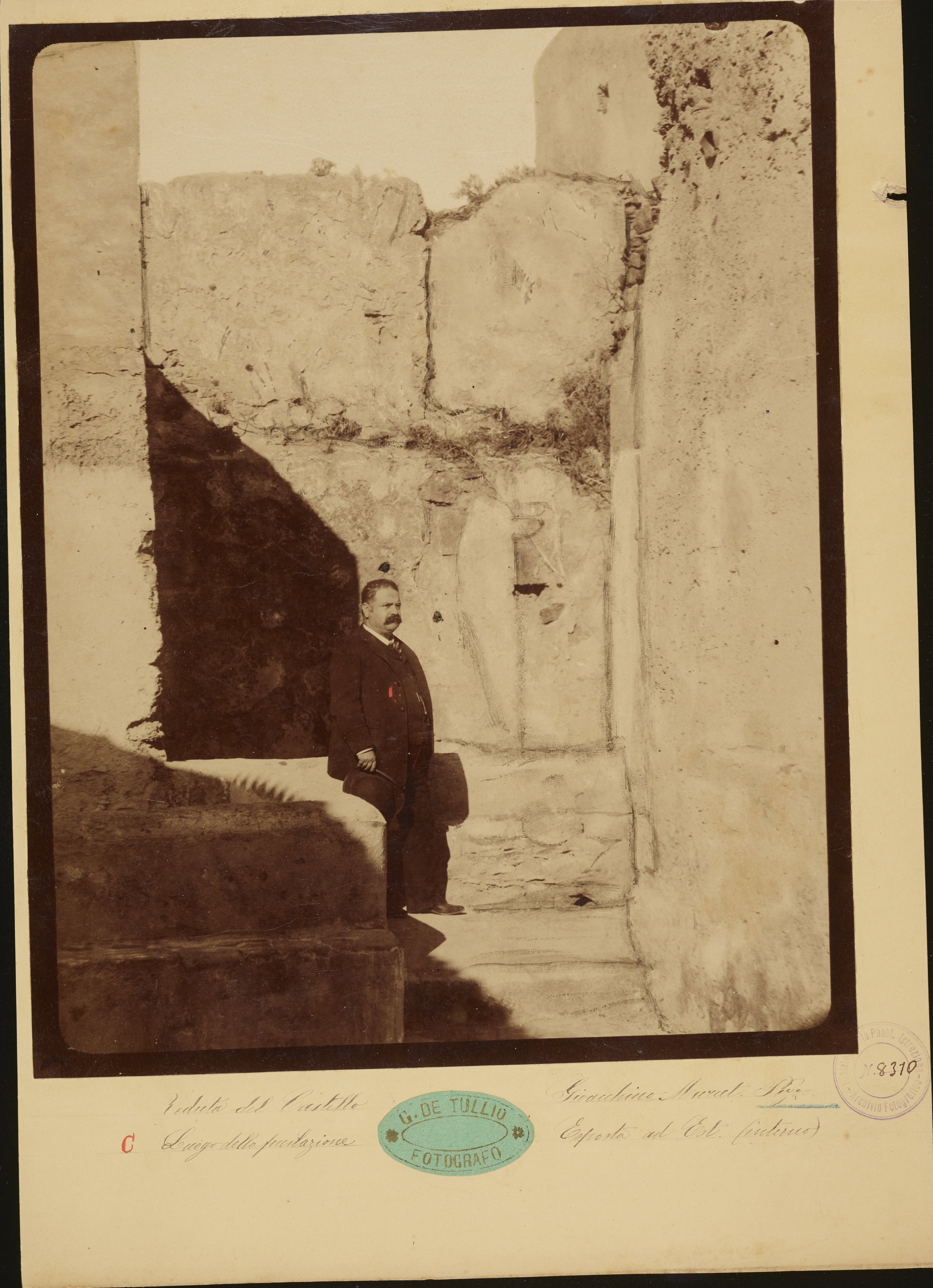 De Tullio, G., Pizzo - Castello Murat, luogo della fucilazione di Gioacchino Murat, 1876-1900, albumina, MPI6104565