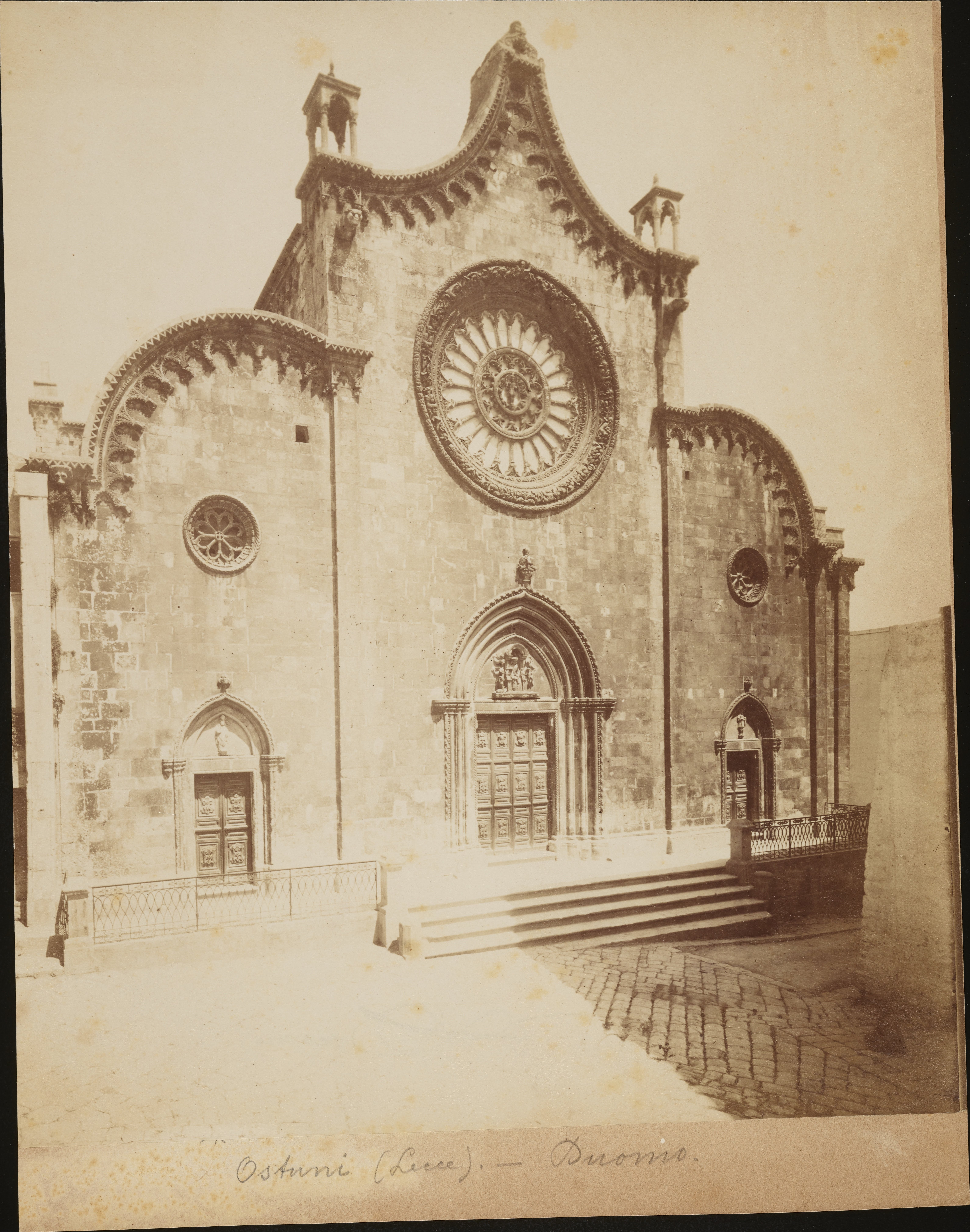 Fotografo non identificato, Ostuni - Basilica Minore Concattedrale di S. Maria Assunta, facciata, 1876-1900, albumina, MPI6083155