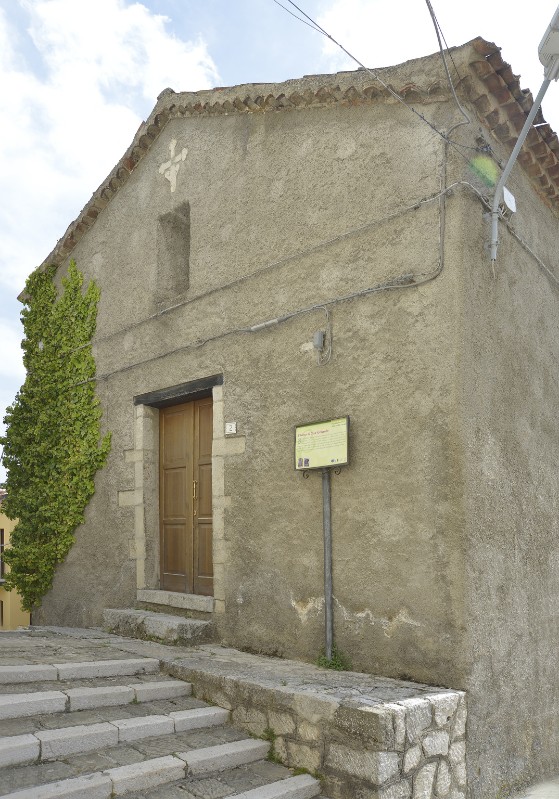 Sergio Scavone, prospetto principale (scatto angolato per ridotta profondità spazio antistante), Scheda CEI ADCch04a, fotografia digitale, 2018/04/24