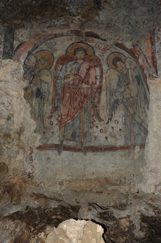 Stocchi, Albino - Leone, Gerardo, Cripta del Peccato Originale - affreschi entro nicchia - Triarchia degli Arcangeli: San Michele, San Raffaele e San Gabriele, 07/ 2009, fotografia digitale, DGT020771
