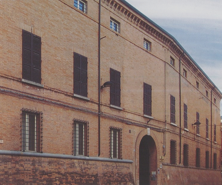 Forlì, Palazzo Prati Savorelli, facciata