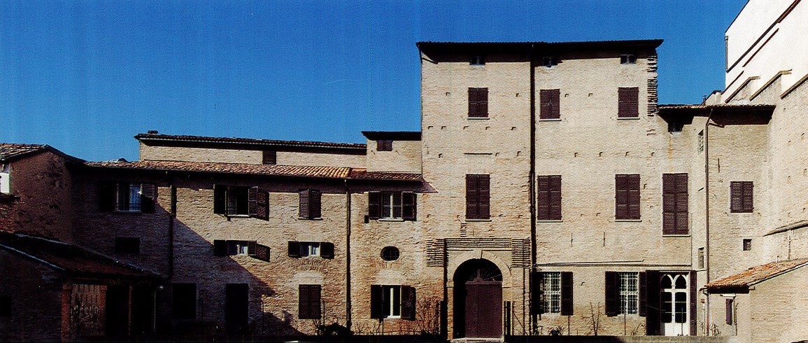 Forlì, Palazzo Prati Savorelli, prospetto interno sul cortile, 2009