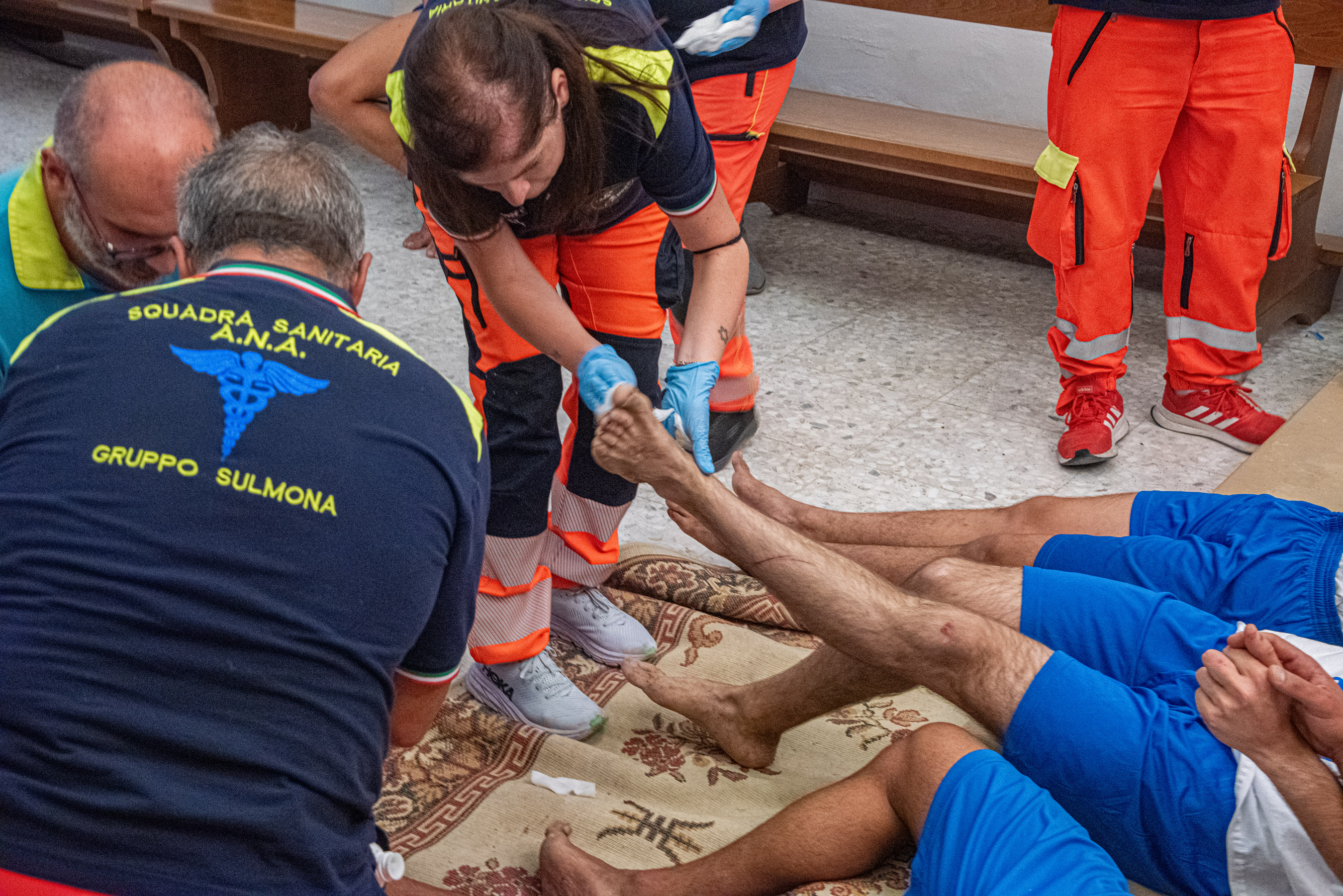 Roberto Monasterio, Pacentro – Cure ai piedi degli Zingari, 2024, fotografia digitale